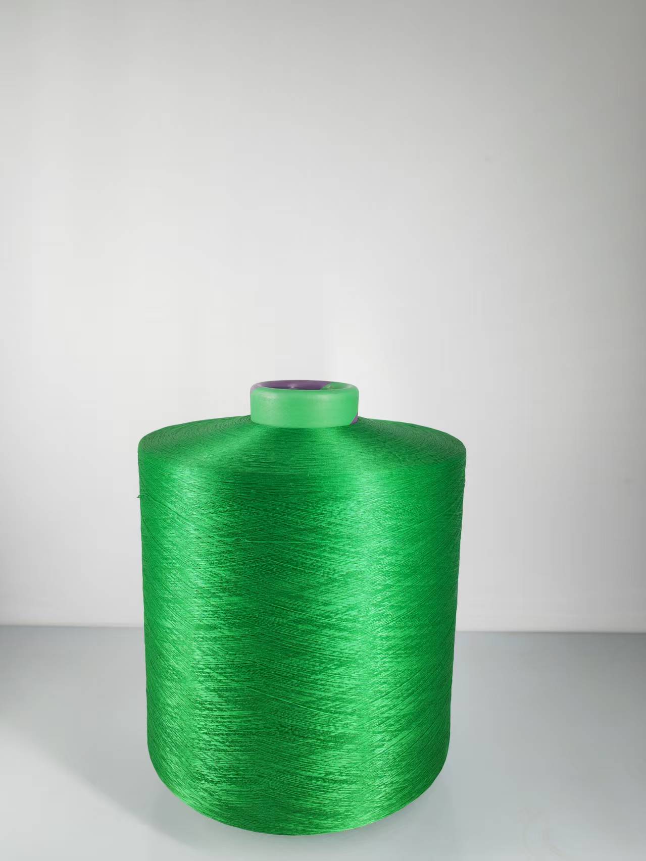 Hot Selling Polyester Garn för tyger